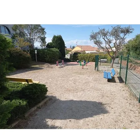 Au Calme T2 Refait A Neuf, 2 Velos, Avec 2 Piscines, 400 M De La Daire